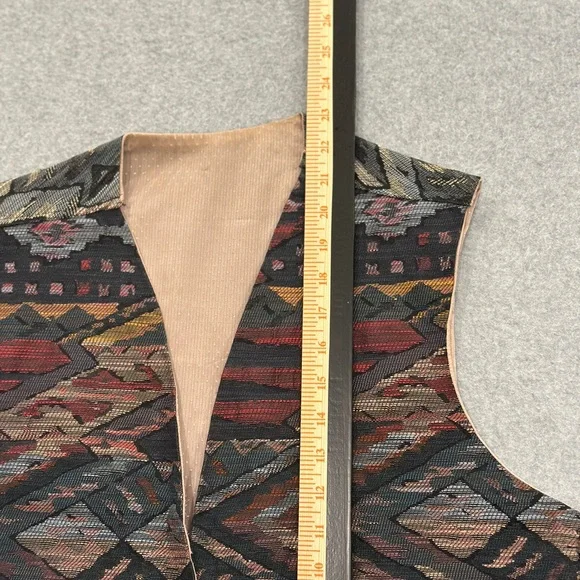 Multicolor Patterned Vest - Picture 7 of 7